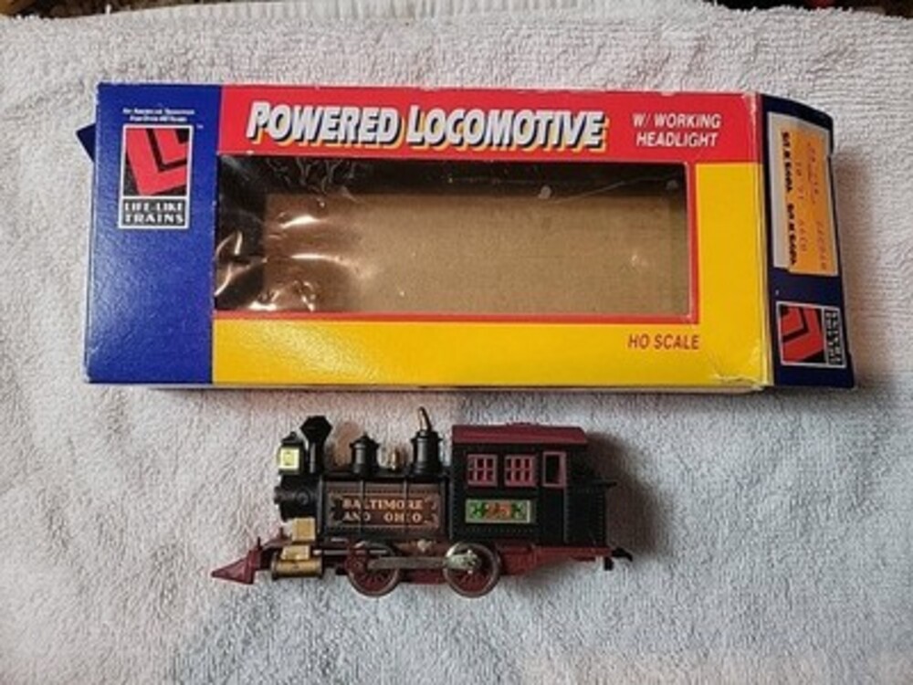 LIFE-LIKE TRAINS HO SCALE 8300 TEAKETTLE B&O LOCOMOTIVE W/ WORKING HEADLIGHT